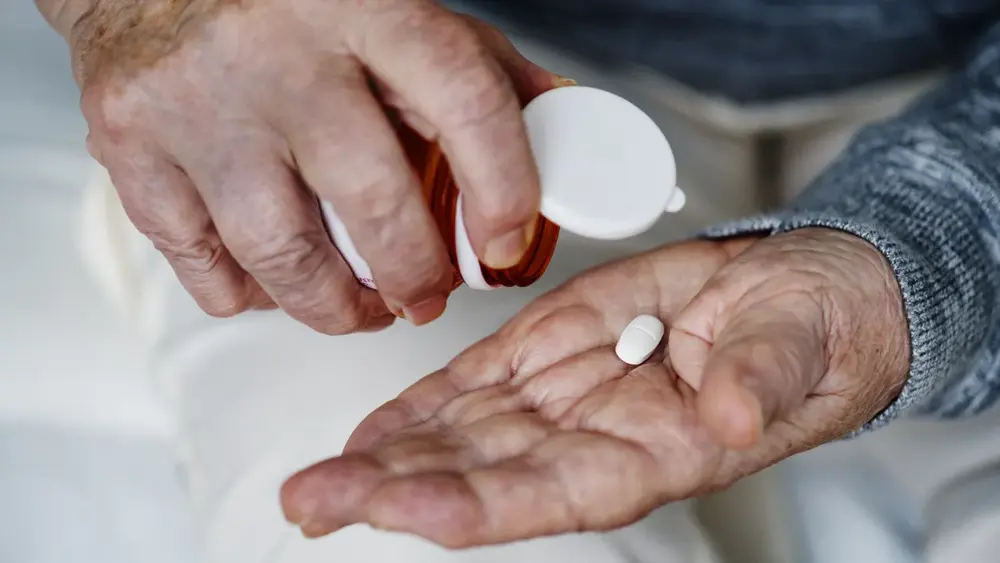 B12 em idosos: risco mesmo com níveis normais