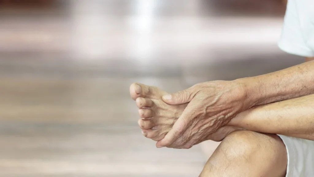 Dores nas mãos e nos pés o que pode ser